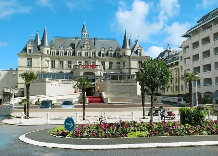 Les Tamaris By Interhome